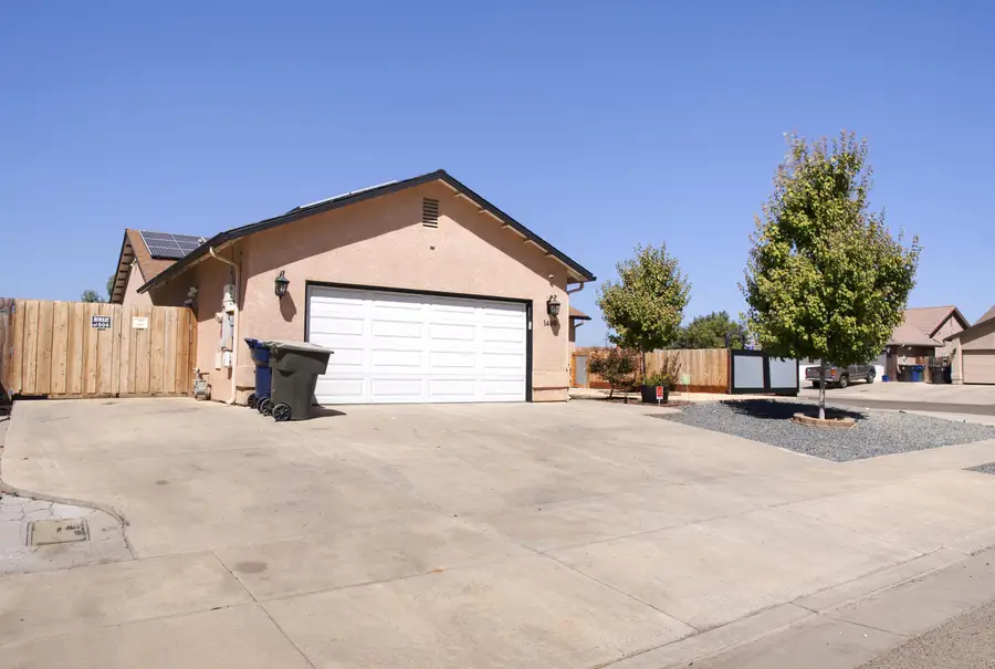 1400 Crater Lake, Tulare, CA 93274 - #3