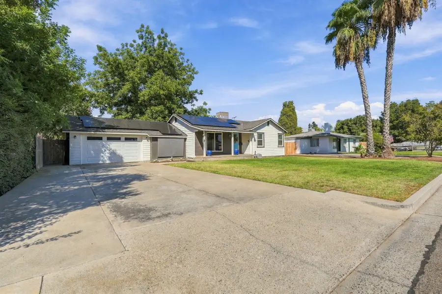 805 S Verde Vista Street, Visalia, CA 93277 - #2