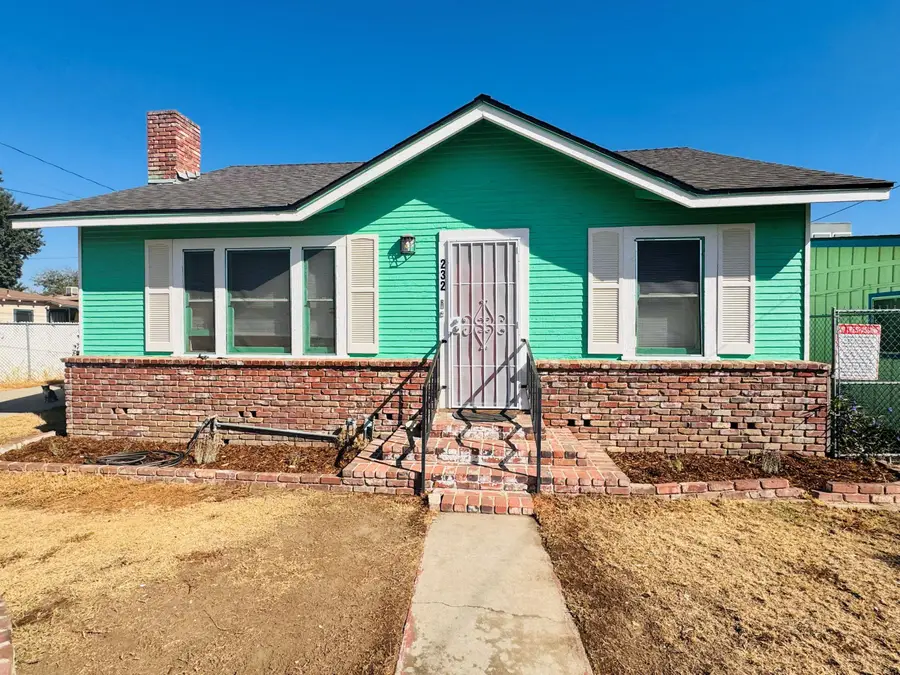 232 E Sweet Avenue, Visalia, CA 93291 - #3
