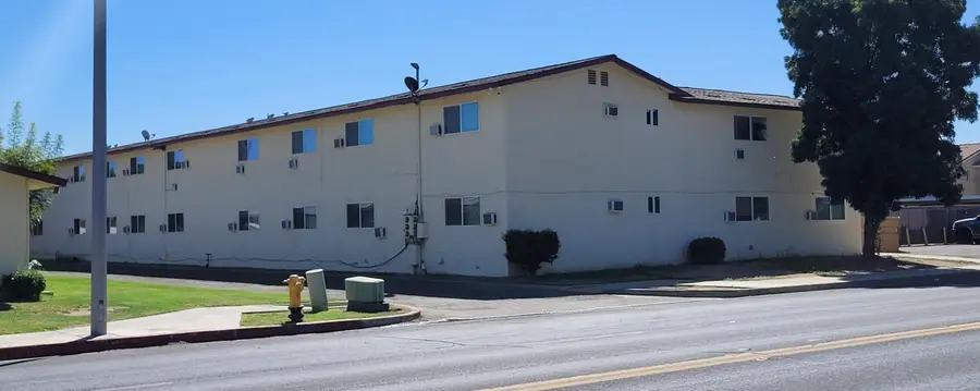 340-352 S Blackstone Street, Tulare, CA 93274 - #2