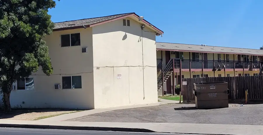 340-352 S Blackstone Street, Tulare, CA 93274 - #3