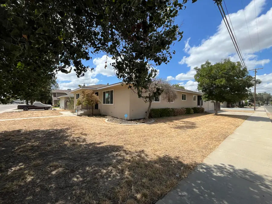 1517 S Klein Avenue, Reedley, CA 93654 - #2