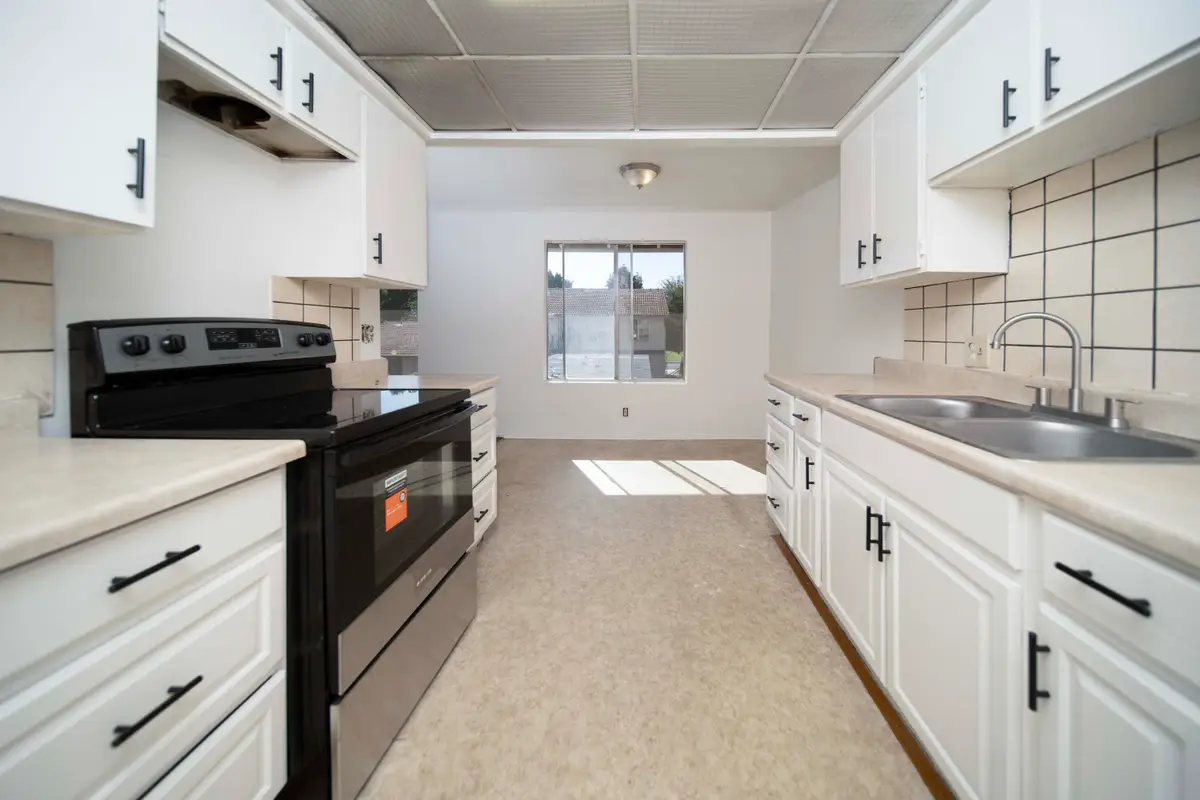 657 W Parlier Avenue #114, Reedley, CA 93654 - #1