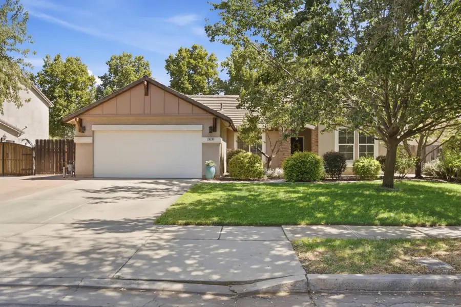 3628 N Vickie Court, Visalia, CA 93291 - #2
