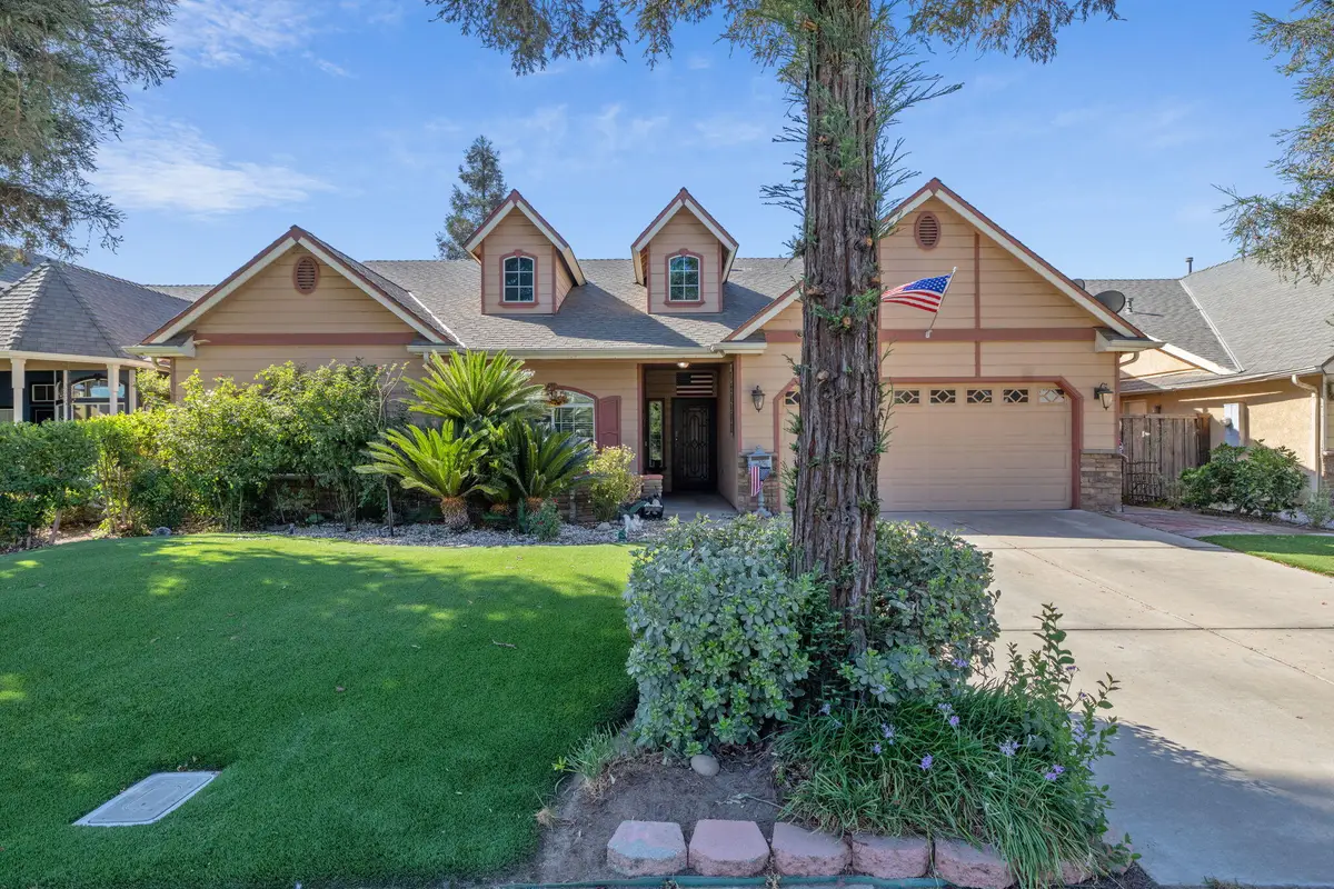 5045 W Modoc Avenue, Visalia, CA 93291 - #1