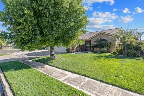 3034 S Virmargo Court, Visalia, CA 93292