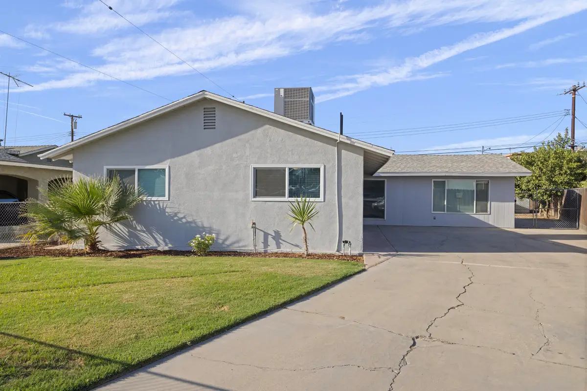 742 W Devon Avenue, Porterville, CA 93257 - #1