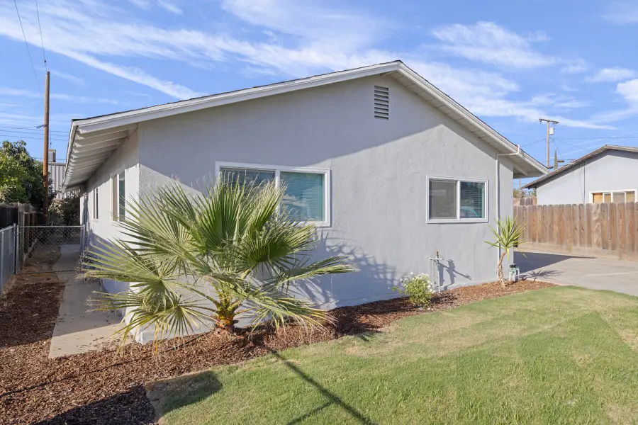 742 W Devon Avenue, Porterville, CA 93257 - #3