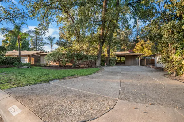 1716 W Meadow Avenue, Visalia, CA 93277