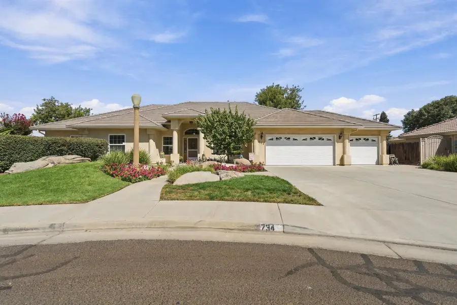 734 W Monte Verde Avenue, Visalia, CA 93277 - #2