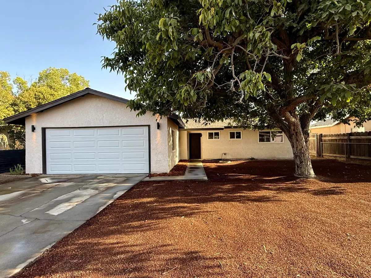 2263 E Cleo Avenue, Porterville, CA 93257 - #1