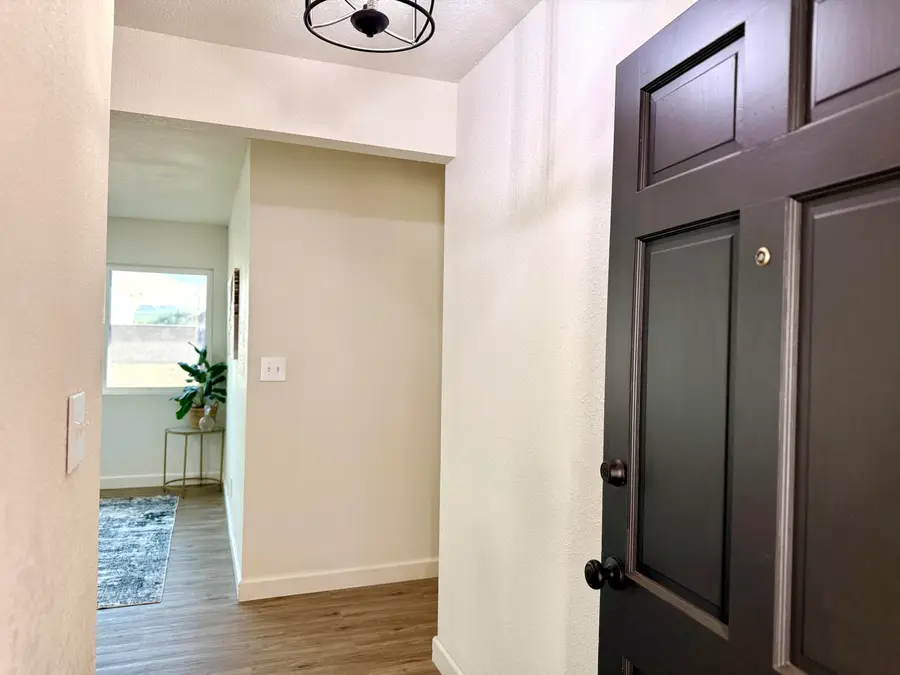 2263 E Cleo Avenue, Porterville, CA 93257 - #2