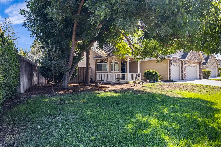 6219 W School Avenue, Visalia, CA 93291 - #2