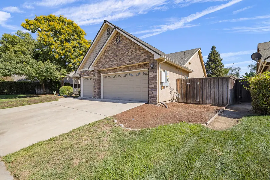6219 W School Avenue, Visalia, CA 93291 - #3