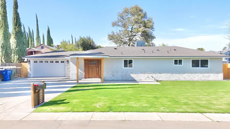 576 Oleander Avenue, Lemoore, CA 93245 - #2