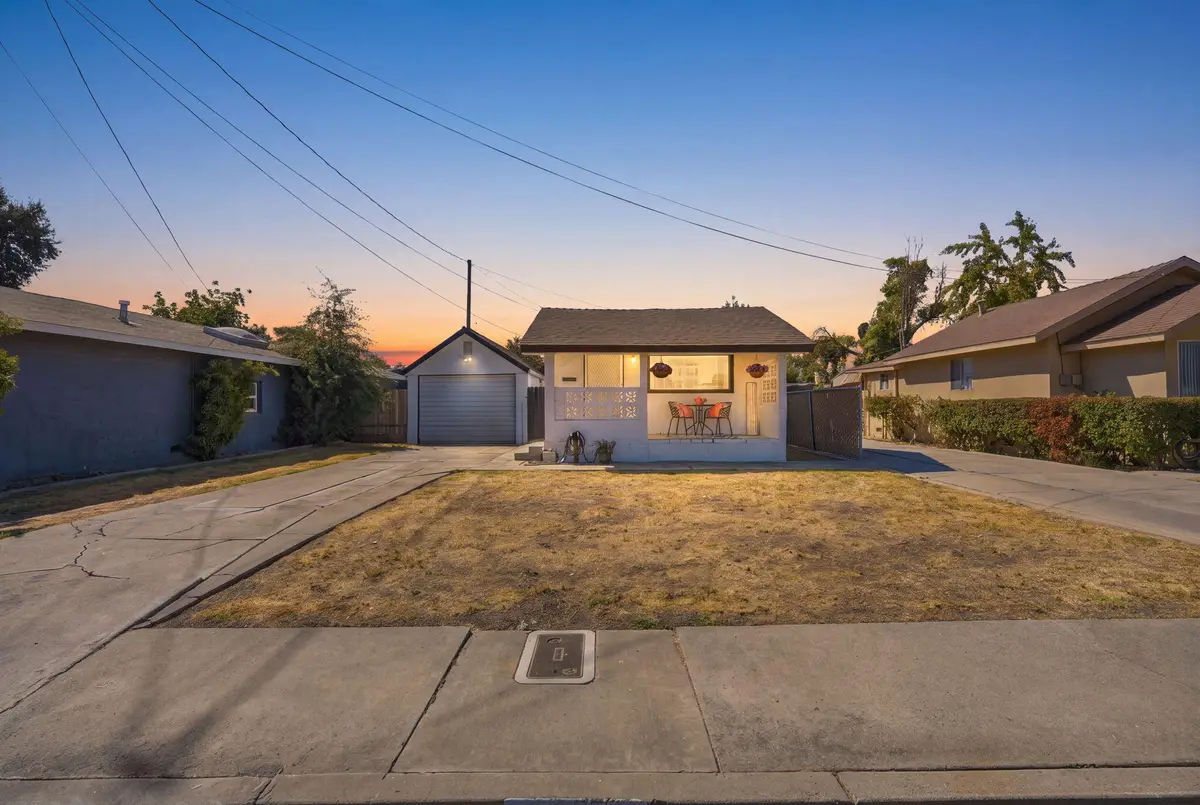 405 Neville Street, Hanford, CA 93230 - #1