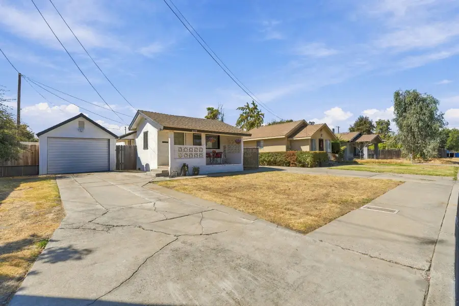 405 Neville Street, Hanford, CA 93230 - #3