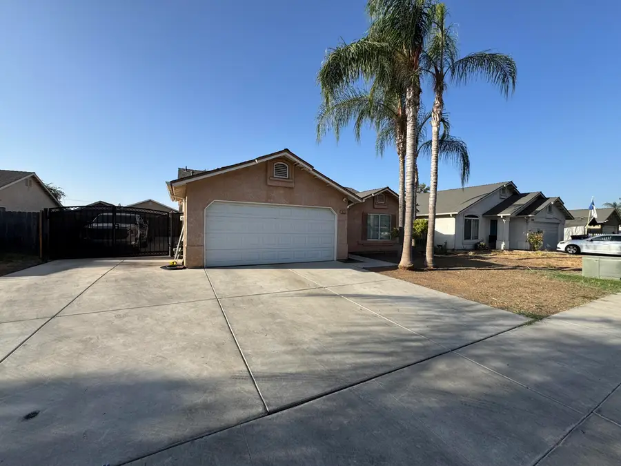 1623 Hudson Avenue, Tulare, CA 93274 - #2
