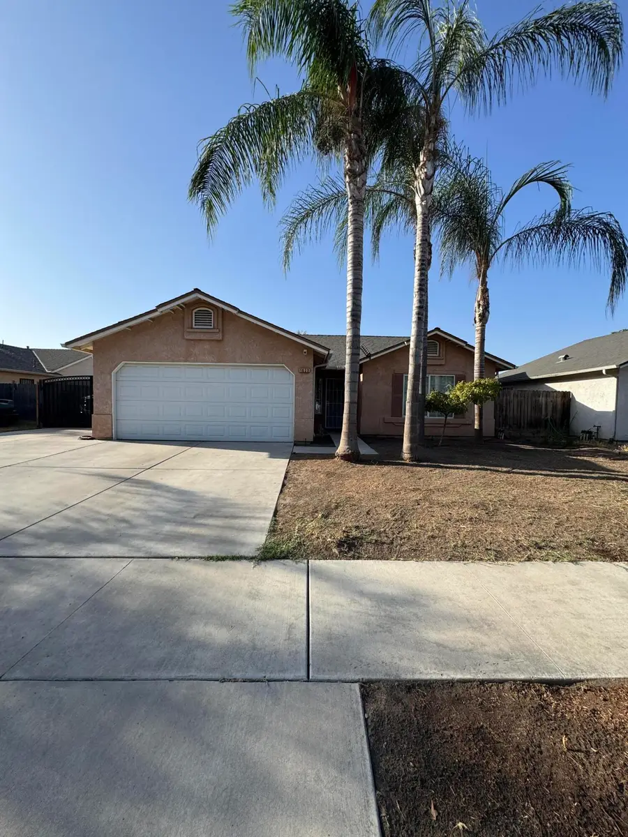 1623 Hudson Avenue, Tulare, CA 93274 - #3
