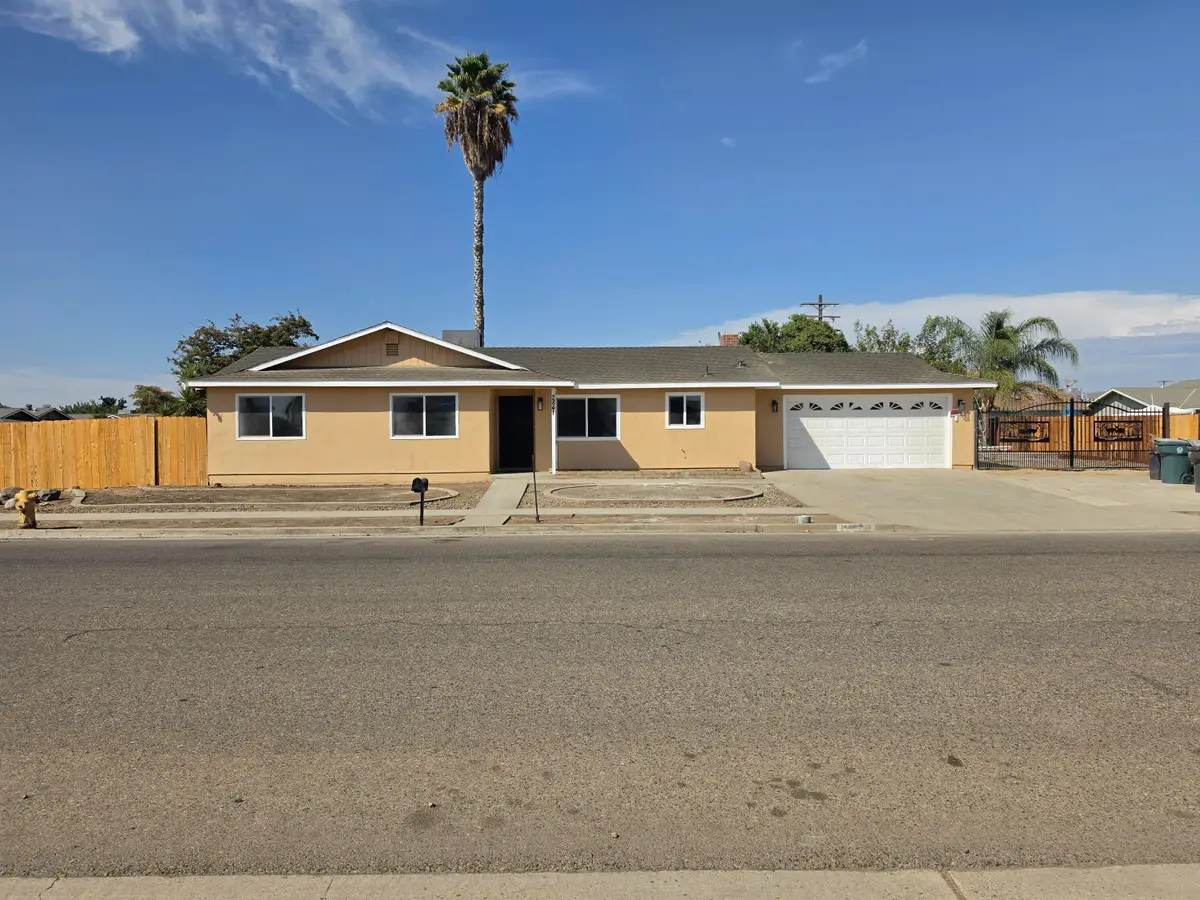 1482 E Walnut Avenue, Tulare, CA 93274 - #1