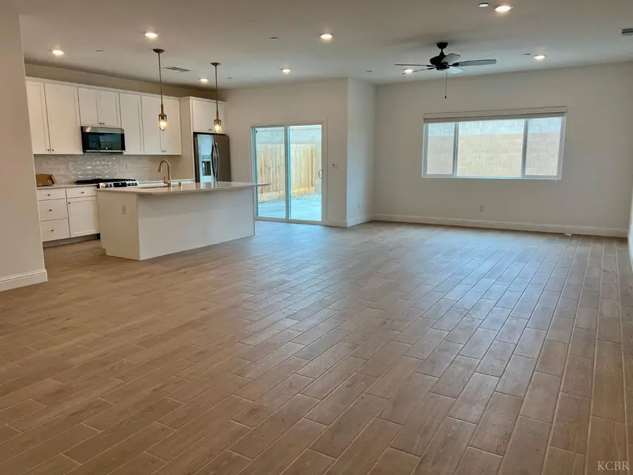 2509 W Claridge Way, Hanford, CA 93230 - #3