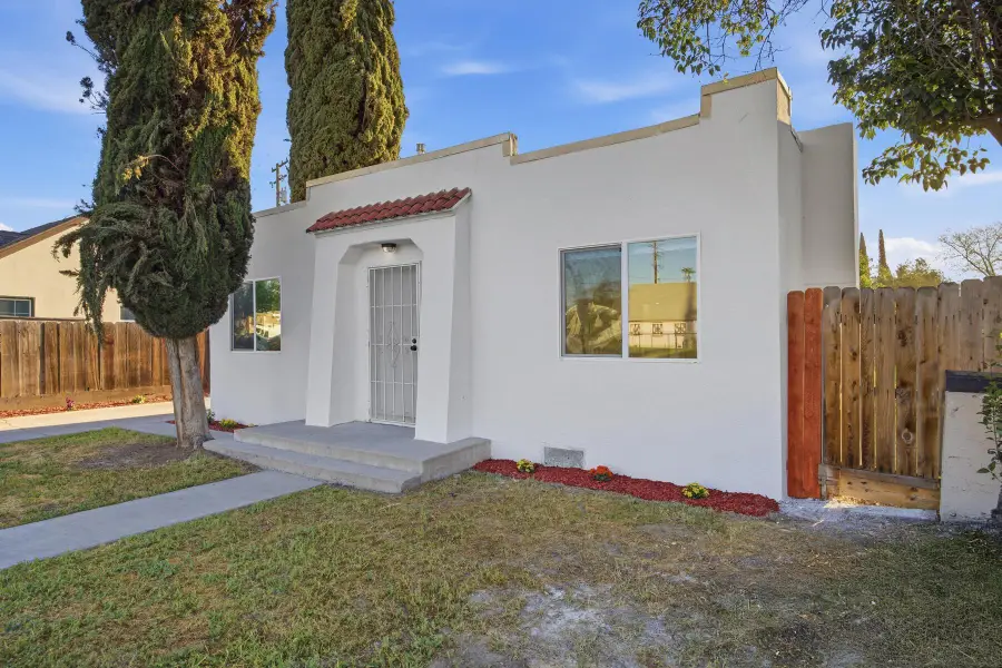 220 S O Street, Tulare, CA 93274 - #2