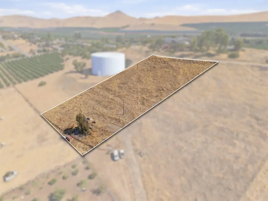 1019 N Harvard Avenue, Lindsay, CA 93247 - #2
