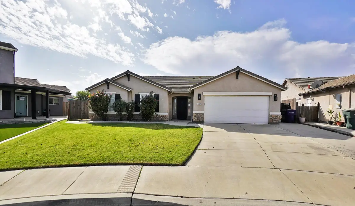 2017 W Queens Way, Hanford, CA 93230 - #1