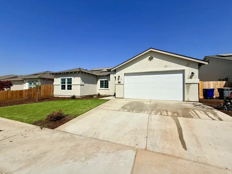 313 Windsor Street, Exeter, CA 93221 - #2