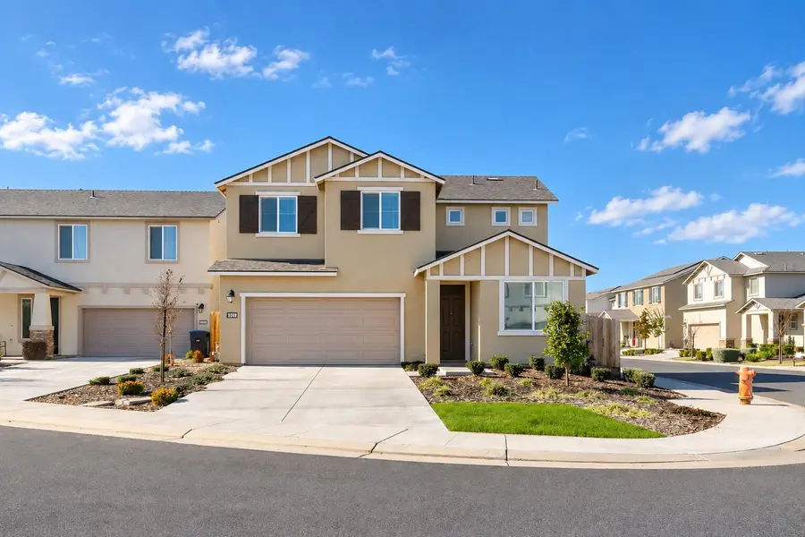 2207 S Crumal Street, Visalia, CA 93292 - #3