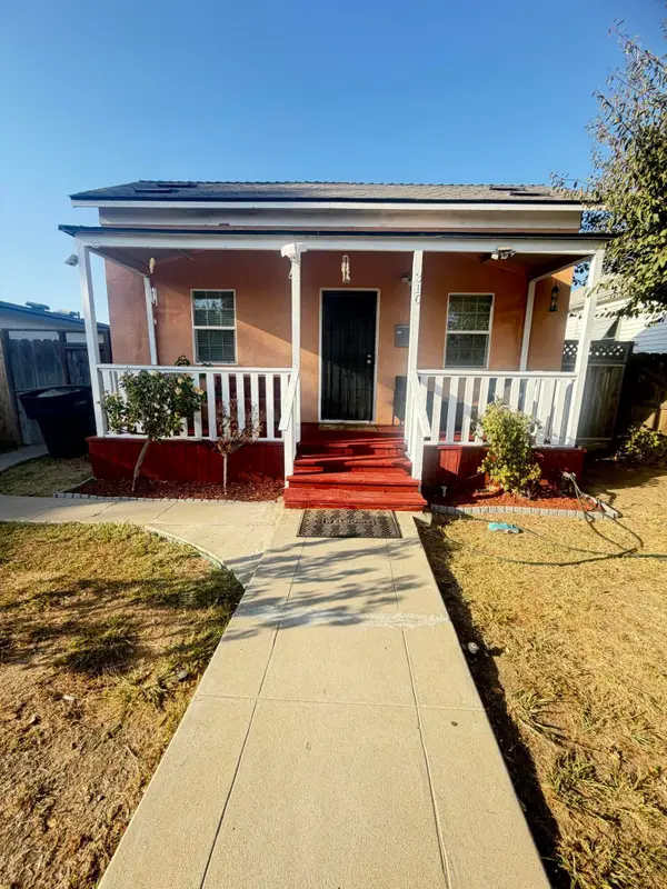 316 E 10th Street, Hanford, CA 93230