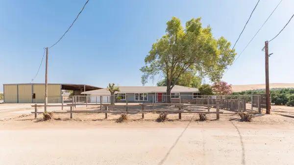 17406 Millwood Drive, Visalia, CA 93292