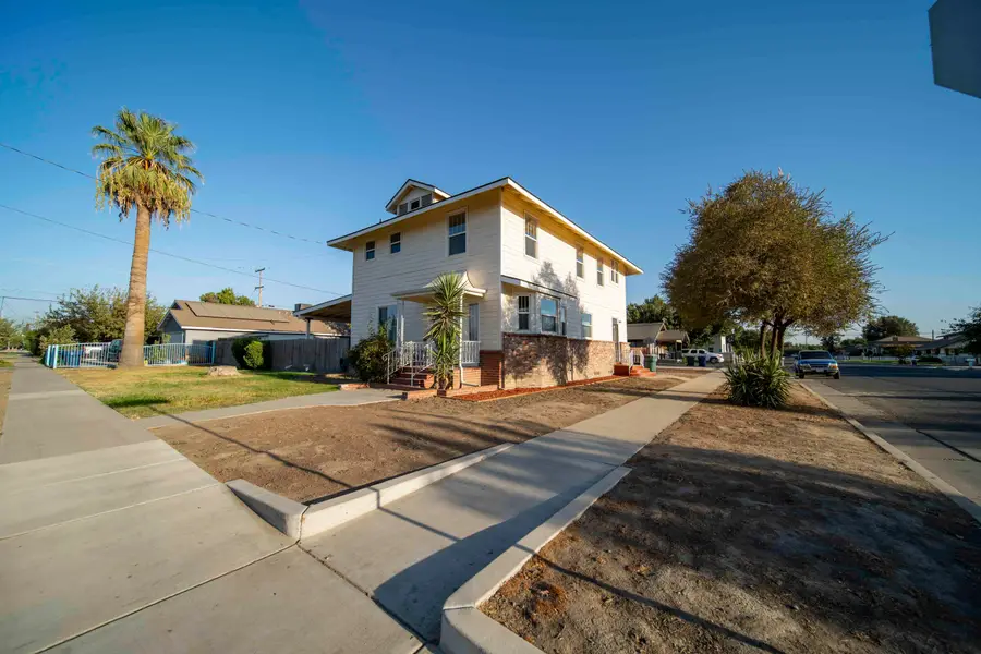 545 W Tulare Avenue, Tulare, CA 93274 - #2