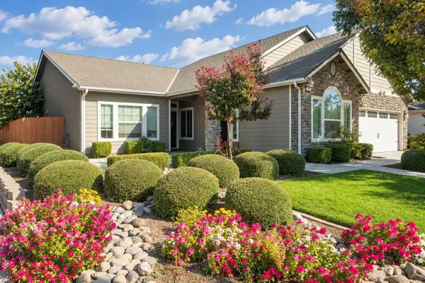 2548 N Chinowth Street, Visalia, CA 93291