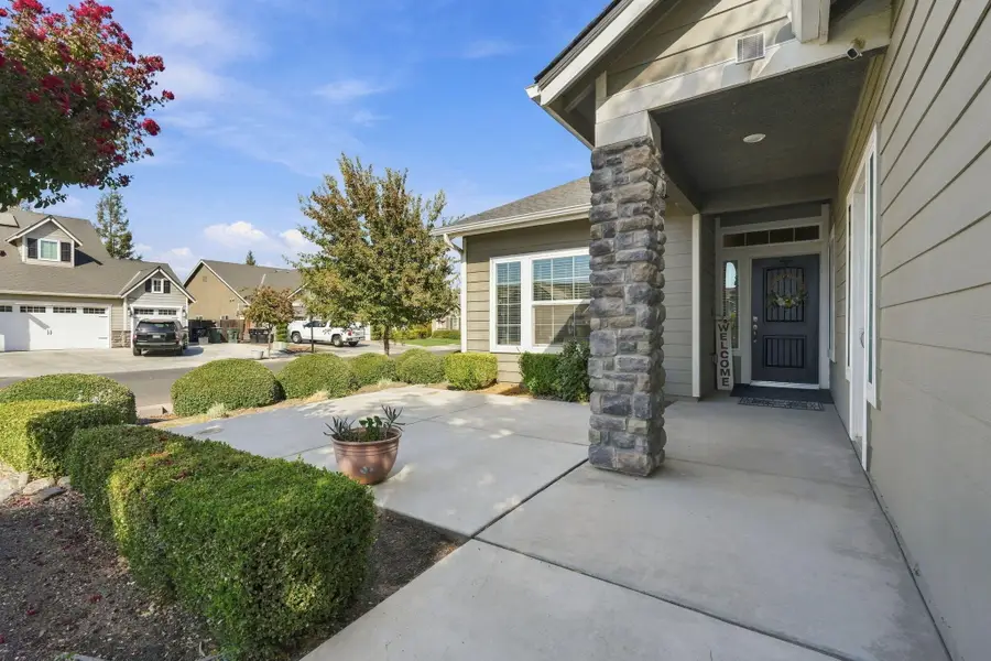 2548 N Chinowth Street, Visalia, CA 93291 - #3