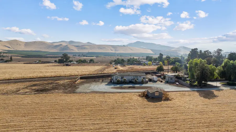 1420 N G Street, Porterville, CA 93257 - #3