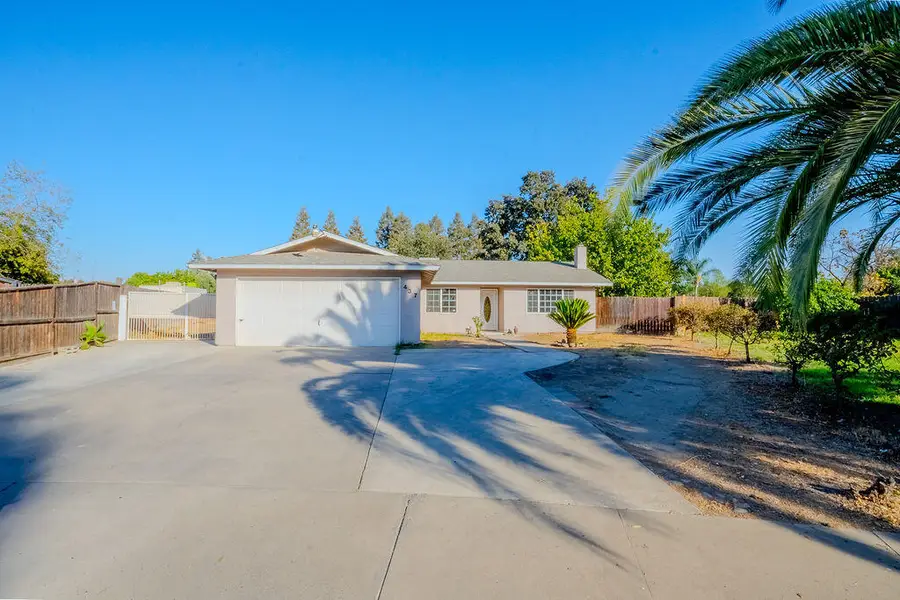 437 E Oakridge Court, Visalia, CA 93291 - #2
