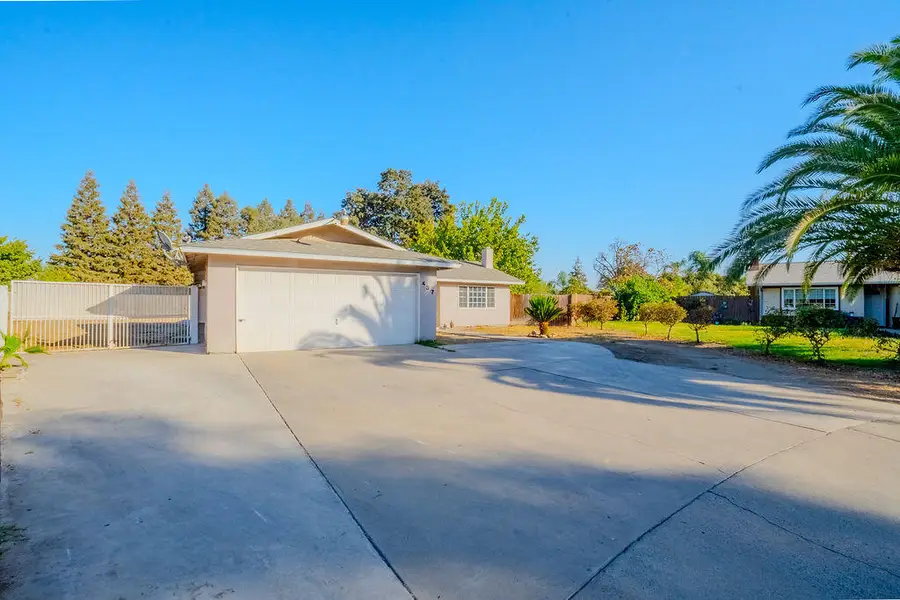 437 E Oakridge Court, Visalia, CA 93291 - #3
