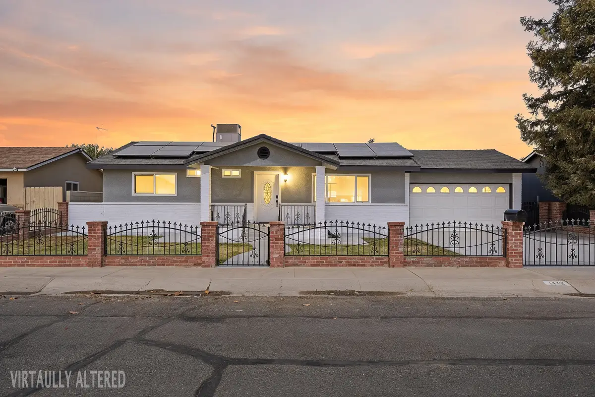 1442 W Oakland Avenue, Tulare, CA 93274 - #1