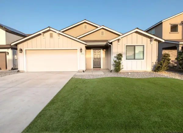 1517 S Barberry Place, Hanford, CA 93230