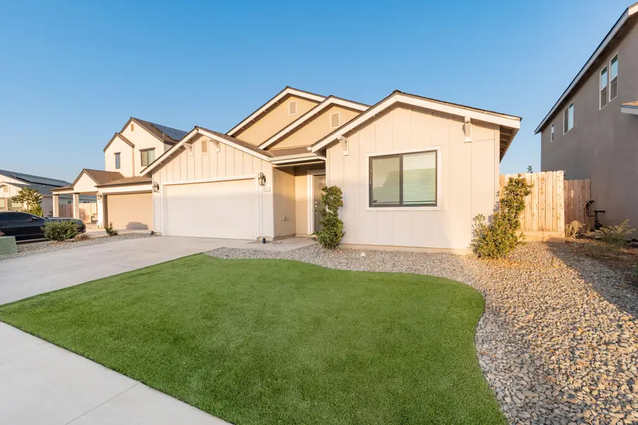 1517 S Barberry Place, Hanford, CA 93230 - #2