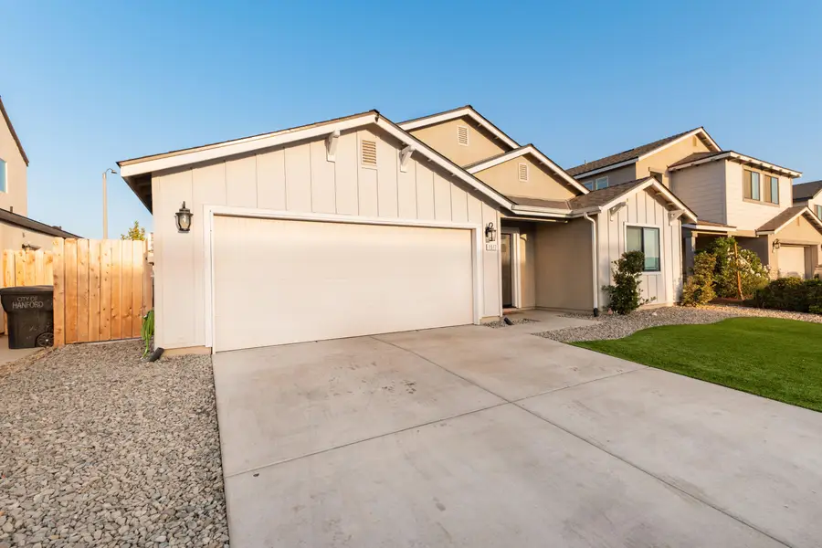 1517 S Barberry Place, Hanford, CA 93230 - #3