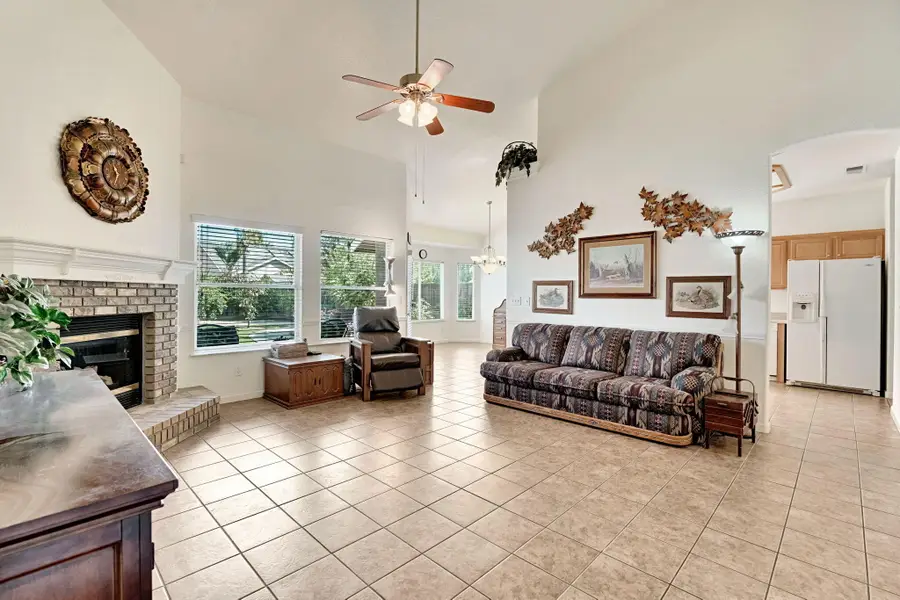 5018 W Modoc, Visalia, CA 93291 - #2