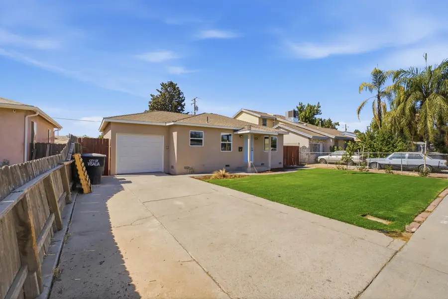 811 N Rinaldi Street, Visalia, CA 93291 - #3