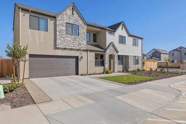 2092 Roussanne Avenue, Tulare, CA 93274