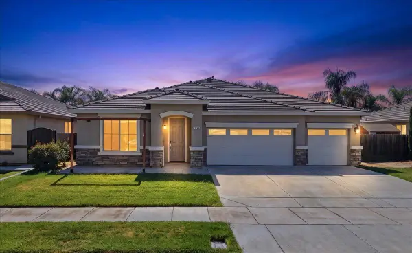 3105 W Perez Avenue, Visalia, CA 93291