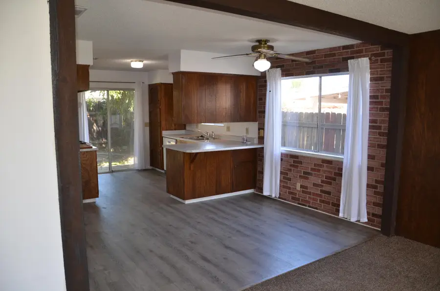 1700 W La Vida Avenue, Visalia, CA 93277 - #3