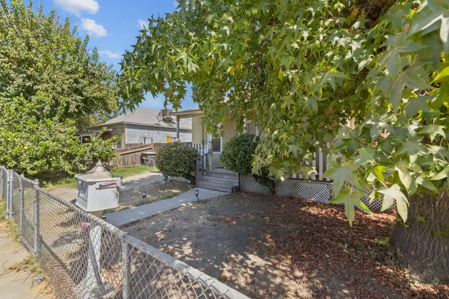 726 S Garden Street, Visalia, CA 93277 - #3