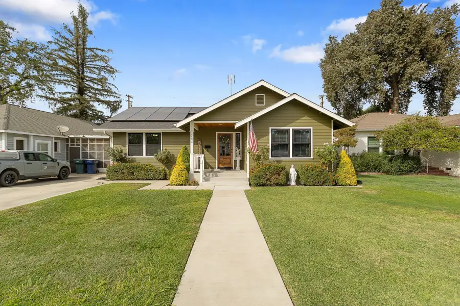 744 E San Joaquin Avenue, Tulare, CA 93274 - #3