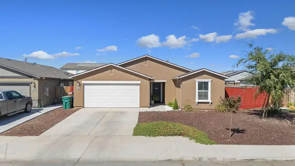 562 W Greenwood Avenue, Woodlake, CA 93286